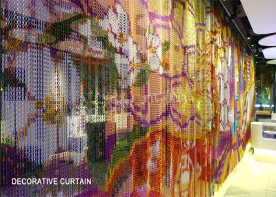 中国 展覧会場のためのカスタマイズされたサイズの装飾的な金属のチェーン・リンクの網のカーテンはパターンと選別する 販売のため