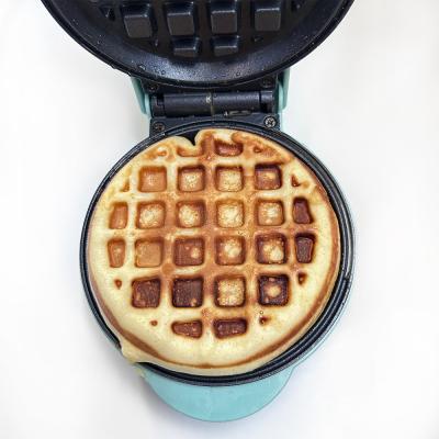 China CETL FDA Rohs Mini Waffle Maker Egg Waffle Machine With Indicator Light for sale