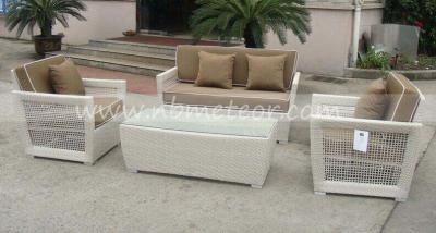China Rectangular Rattan Dining Set with Round Glass Table Top and Claw Leg for Dining Area for sale