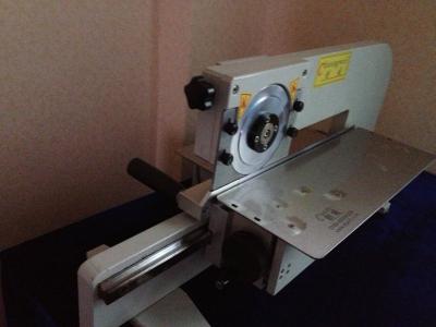 Chine Machine circulaire de carte PCB Depanelizer de lame, séparateur automatique manuel de carte PCB de V-coupe à vendre