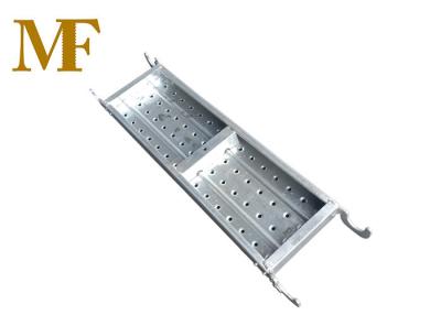 China BS1139 galvanizó la plataforma de acero de las prolongaciones del andén con el tablón del metal del andamio de los ganchos en venta