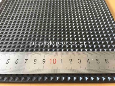 China Heat resistant Pyramid Pattern Custom Rubber Mat for Anti - Skidding Rubber Flooring Mats for sale