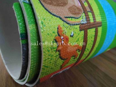 Chine Tapis de jeu de tapis d'exercice de mousse d'EVA de petit pain de tissu du néoprène imprimé par bande dessinée non-toxique d'enfants à vendre