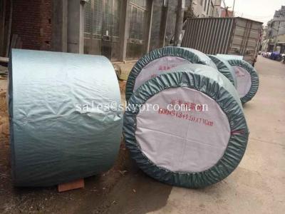 China Banda transportadora de nylon acanalada de goma de alta resistencia para la piedra, ignífugo en venta