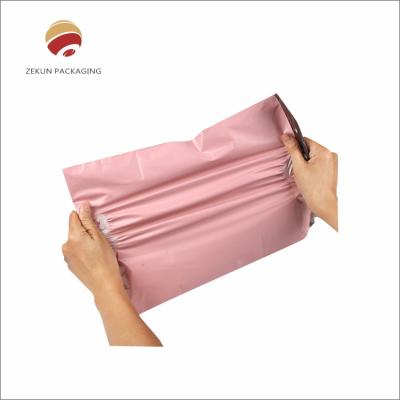 China Matt Shiny Finishing Colored Poly Shipping Bags Tear Resistance for sale