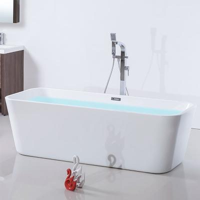 China Lightweight Freestanding Acrylic Soaking Tub With 5 Year Warranty en venta