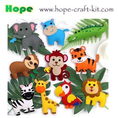 China Felt Nonwoven Cloth Sewing with Safe Plastic Niddles for Kids Children Creative DIY handcraft Animals Bags OEM ODM à venda