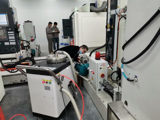 CNC Machine Tool Water Tank Cleaning and Sediment Removal, Pure Pneumatic, and Consumables Free