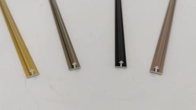 中国 6mm Tはアルミニウム トリムの放出の銀製の陽極酸化された許容0.12mmを形づける 販売のため