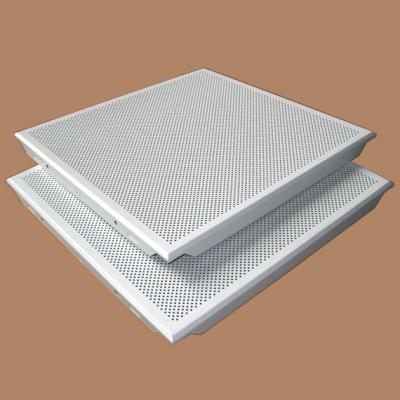 China Panel de techo de aluminio perforado 300x300mm azulejos para decoración de techos en venta