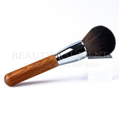 China Metal Ferrule Fluffy Powder Makeup Brush Original FSC Wooden Handle for sale