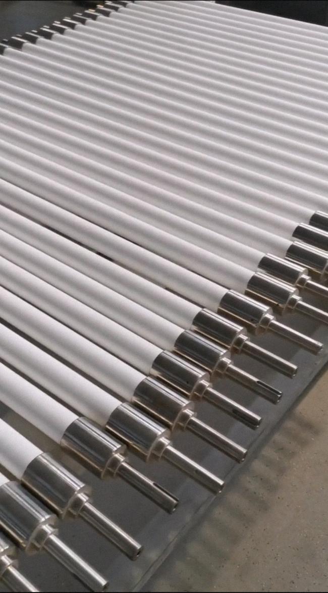 Detailed view of ceramic roller