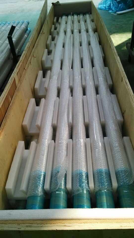 Packaged ceramic rollers in wooden case