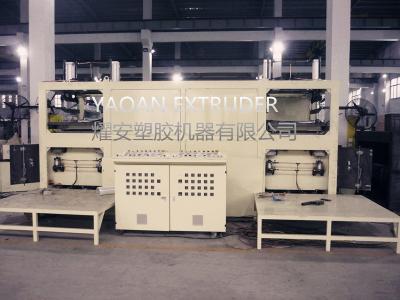 China Equipaje eléctrico del ABS de la calefacción que hace la máquina/la máquina de Thermoforming del vacío en venta