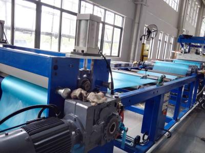 China Máquina plástica suave de la protuberancia de la hoja, cadena de producción flexible de equipo de la protuberancia de la hoja del PVC en venta