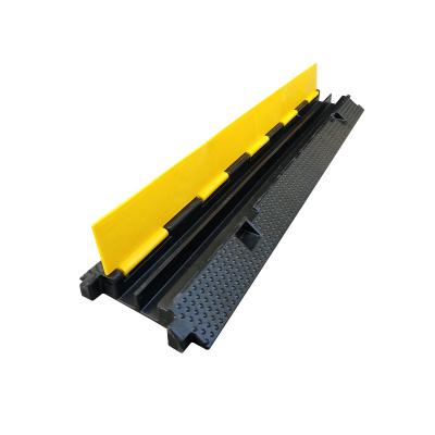 China Yellow Black Heavy Duty Ramp Humps Rubber 5 4 3 2 Channel Cable Protector with 1 for sale