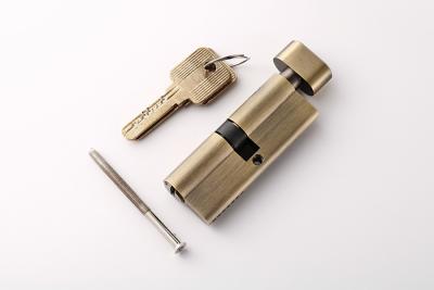 China Antigo cilindro de fechadura de portas de latão de 80 mm 3 chaves parafusos de fixação dispositivos de bloqueio de morte à venda