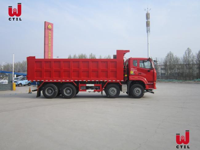 Dump truck