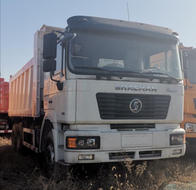 tri axle dump truck