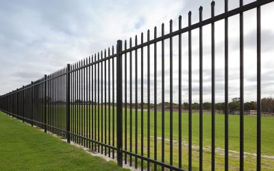 China Pressed Spear Top 2100mm*2450mm Hercules Steel Fence Panels 2 X Rails 40mm RHS X 1.6mm Spacing 125mm Upright 25mm X 1.2m for sale