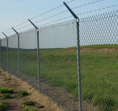 China Hot-dipped Galvanized Chain Link Fence 2.1m*10mx50x50mm from  