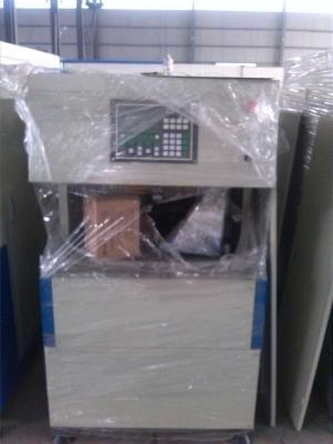 China Máquina da janela do PVC, vitória do PVC - máquina de canto com CNC, líquido de limpeza da limpeza da porta do canto do CNC, máquina da limpeza do canto do CNC à venda
