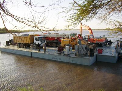 China Ferry Engineering Vehicles Floating Pontoon Bridge Anti Corrosion Coatings for sale