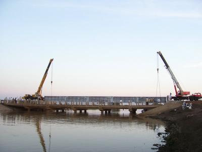 China Cubierta concreta de acero prefabricada del puente de viga para temporal en venta
