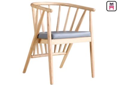 中国 装飾された灰の椅子の縦の木製のレストランは革座席現代食事の椅子の議長を務めます 販売のため