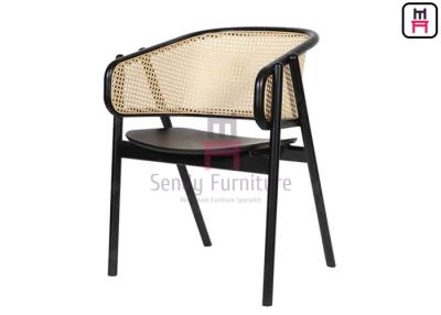 China 0.3cbm restaurante laqueado nuez Cane Dining Chair With Armrests en venta