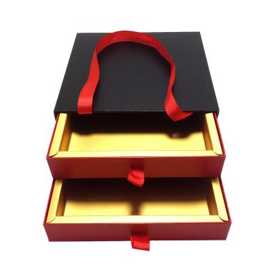 China Rigid Gift Packing Boxes Fancy Paper Cardboard Box Gift Packaging With Handles for sale