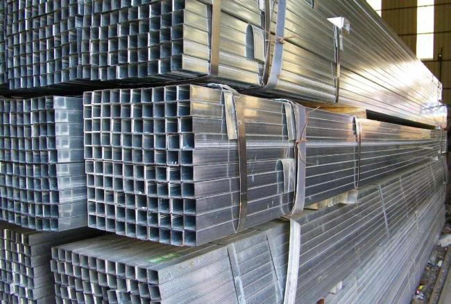 Details of galvanized square steel pipe Galvanized square steel pipe is a name for square pipes and rectangular pipes, that is, steel pipes with equal side lengths. It is made of strip steel that has been processed and rolled. Generally, the strip is unpacked, flattened, coiled, welded to form a round tube, and then rolled into a square tube from the round tube and then cut to the required length. Usually 50 pieces per pack. Also known as square and rectangular cold-formed hollow steel, referred to as square tube and rectangular tube, codenamed F and J respectively. Use of galvanized square steel pipe Galvanized square structure steel pipe is mainly used in curtain wall, construction, machinery manufacturing, steel construction projects, shipbuilding, solar power support, steel structure engineering, electric power engineering, power plant, agricultural and chemical machinery, glass curtain wall, automobile chassis, airport, etc. Details of Galvanized square steel pipe