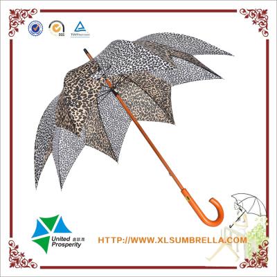 China Wooden J Handle Leopard Print Color Change Umbrella For Women for sale