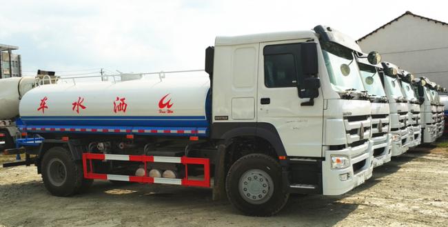 HOWO 4x2 12 cbm Sprinkler Water Tank Truck