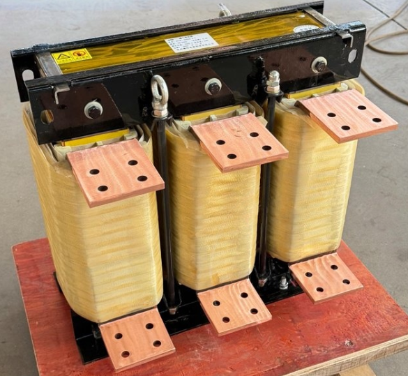 OCL-371 3-Phase VFD Output Reactor industrial component