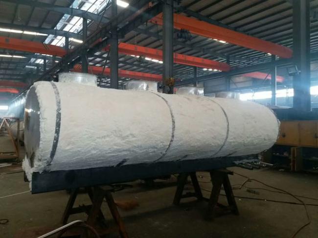 Dongfeng 10CBM Fresh Milk Tank Truck , 10 Ton 4000 Gallon Water Truck