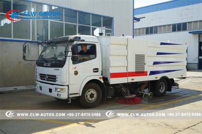 Chine Camion de balayeuse de route de Dongfeng 9m3 avec Cummins Engine à vendre