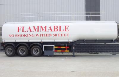 Chine 50 tonnes de 60 000 litres de carburant de livraison de camion remorque semi pour la grande livraison en vrac de diesel d'essence à vendre