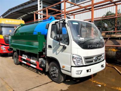 China Camión de la limpieza de la succión de las aguas residuales 5000 litros de tanque del polvo con 2000 litros de tanque de agua de alta presión en venta