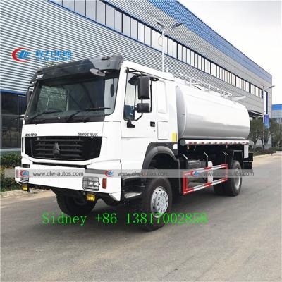 China Sinotruk Howo 4x4 Off Road 290HP Fuel Tanker Truck With Pump for sale