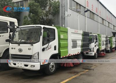 China Caminhão do vácuo da vassoura de rua do padrão FAW 4x2 do Euro 4 à venda