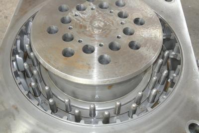 China 35 # moldes precisos de duas partes de aço do pneumático com tecnologia de choque EDM à venda
