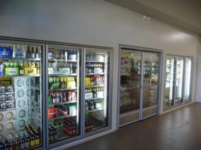 China Beer Cave Glass Door Walk in Cooler  Commercial Walk In Refrigerator Freezer for sale