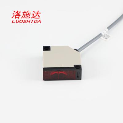 中国 レトロの反射正方形の光電近接センサースイッチDC Q50のプラスチック形の赤外線ライト 販売のため