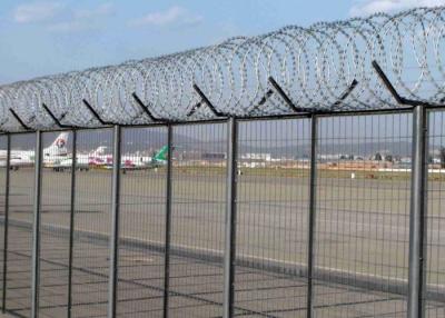 China 4.0m 5.2m Plastic Coated Wire Mesh Panels Airport Security Mesh Fencing Panels for sale