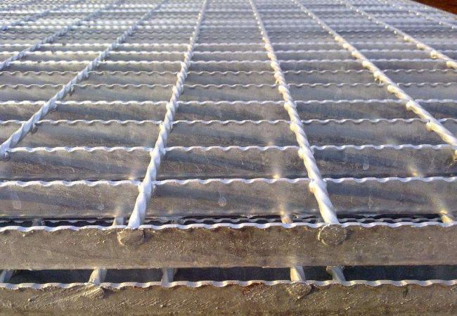 Q235 Material Galvanized Serrated Steel Bar Grating
