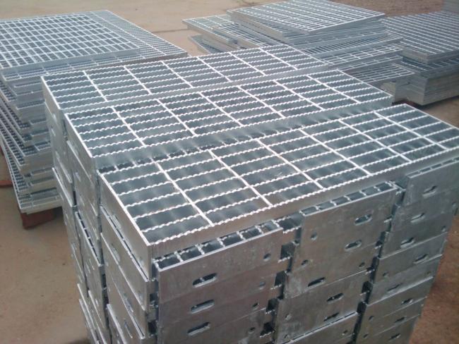Galvanized Antislip Serrated Welded 30mm Pitch Steel Bar Grating