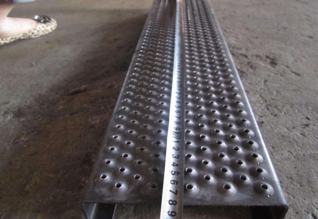 Black Galvanized serrated anti slip stair treads steel grating