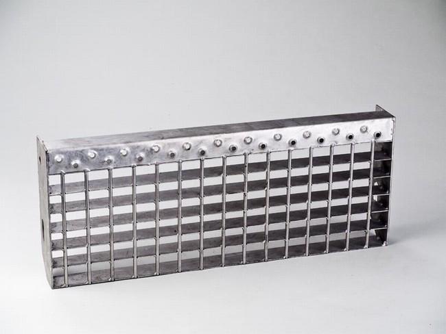 DIN 24531 galvanized platform steel grating stair treads with nosing