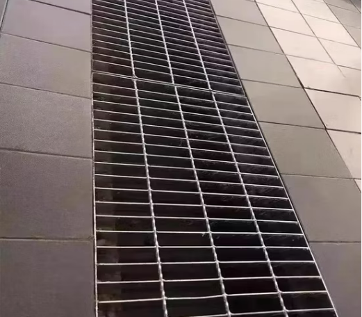 Steel grating application in industrial setting